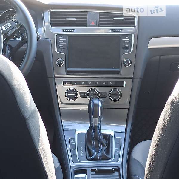 Хетчбек Volkswagen e-Golf 2015 в Старокостянтинові фото 51 Хетчбек Volkswagen e-Golf 2015 в Старокостянтинові