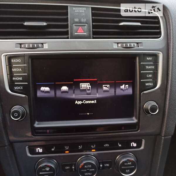 Хетчбек Volkswagen e-Golf 2015 в Старокостянтинові фото 56 Хетчбек Volkswagen e-Golf 2015 в Старокостянтинові