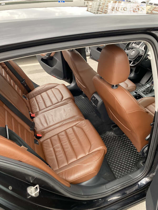 Volkswagen e-Golf 2014