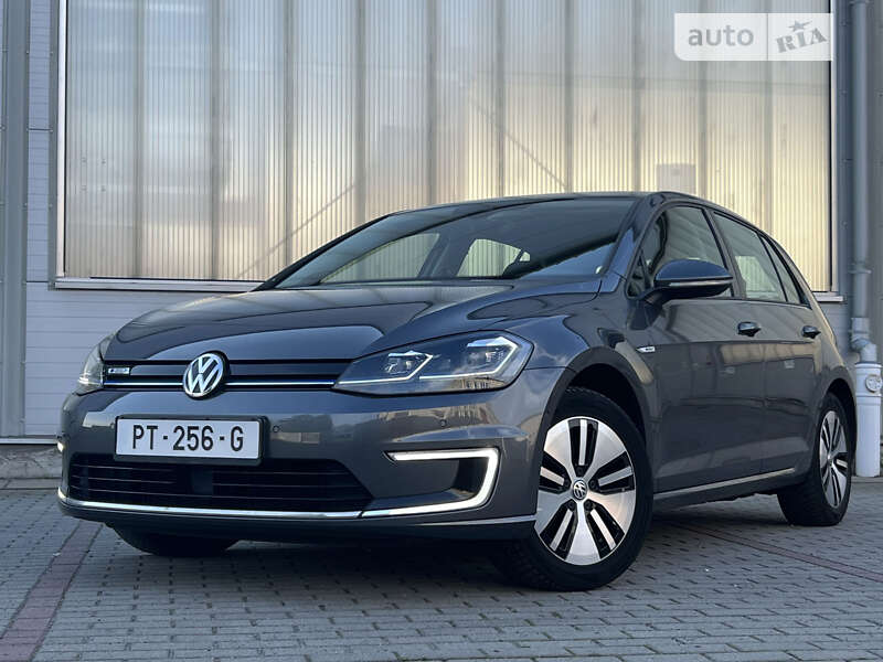 Volkswagen e-Golf kWh I Поколение характеристики, обзор, отзывы, сравнение - CARCO2