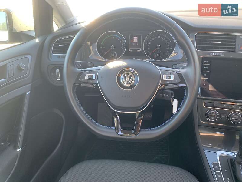 Хетчбек Volkswagen e-Golf 2020 в Хмельницькому фото 13 Хетчбек Volkswagen e-Golf 2020 в Хмельницькому