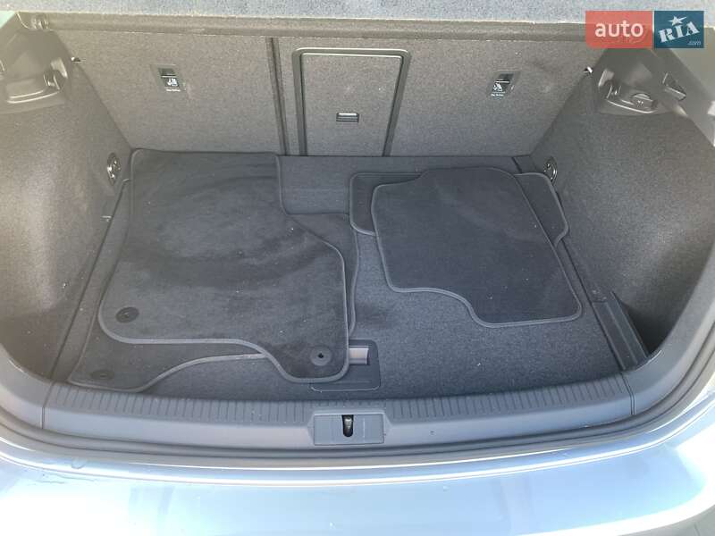 Хетчбек Volkswagen e-Golf 2020 в Хмельницькому фото 27 Хетчбек Volkswagen e-Golf 2020 в Хмельницькому