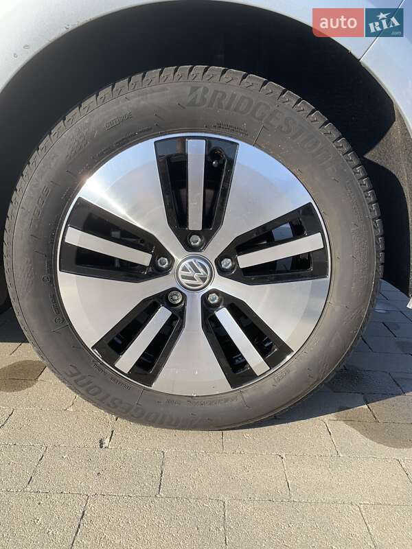 Хетчбек Volkswagen e-Golf 2020 в Хмельницькому фото 28 Хетчбек Volkswagen e-Golf 2020 в Хмельницькому