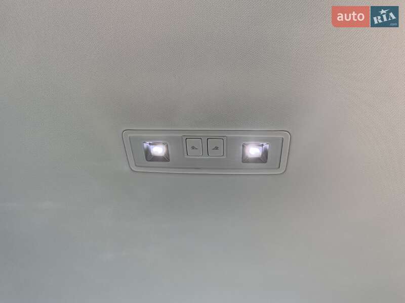 Хетчбек Volkswagen e-Golf 2020 в Хмельницькому фото 21 Хетчбек Volkswagen e-Golf 2020 в Хмельницькому