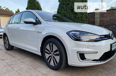 Хэтчбек Volkswagen e-Golf 2018 в 