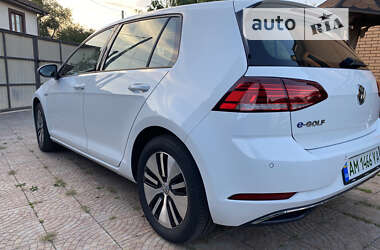 Хэтчбек Volkswagen e-Golf 2018 в 