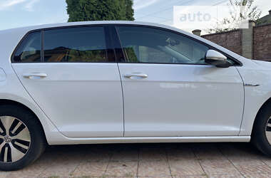 Хэтчбек Volkswagen e-Golf 2018 в 