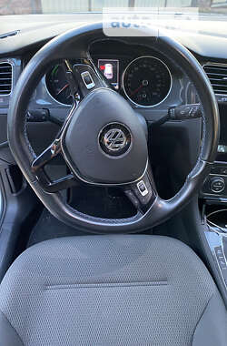 Хэтчбек Volkswagen e-Golf 2018 в 