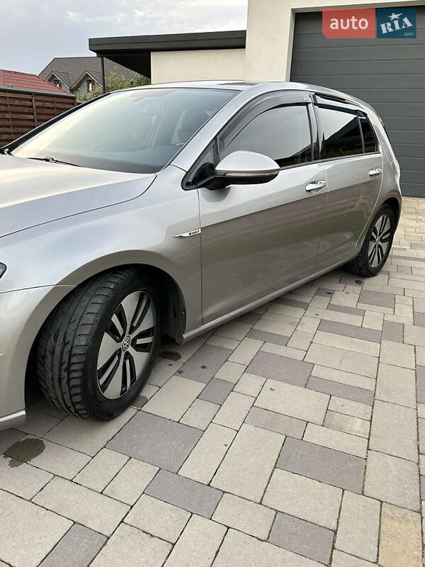 Хетчбек Volkswagen e-Golf 2014 в Луцьку