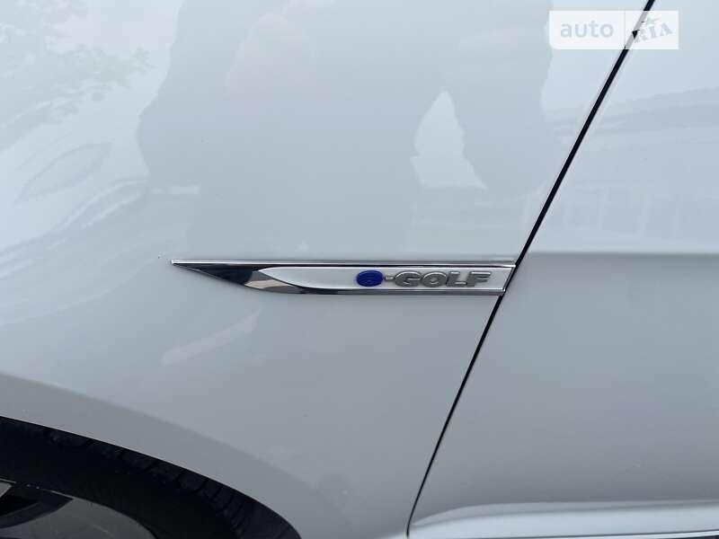 Хэтчбек Volkswagen e-Golf 2019 в Ужгороде