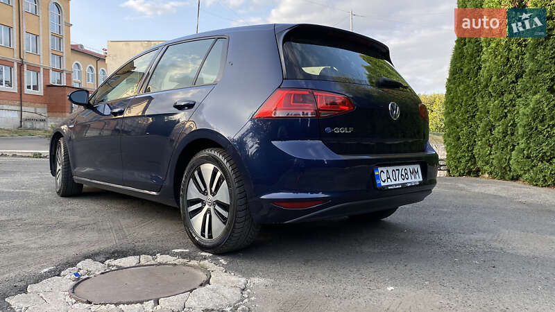 Хетчбек Volkswagen e-Golf 2016 в Києві