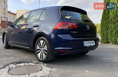 Хэтчбек Volkswagen e-Golf 2016 в Киеве