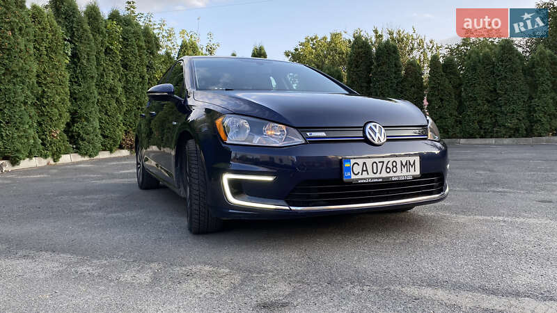 Хетчбек Volkswagen e-Golf 2016 в Києві