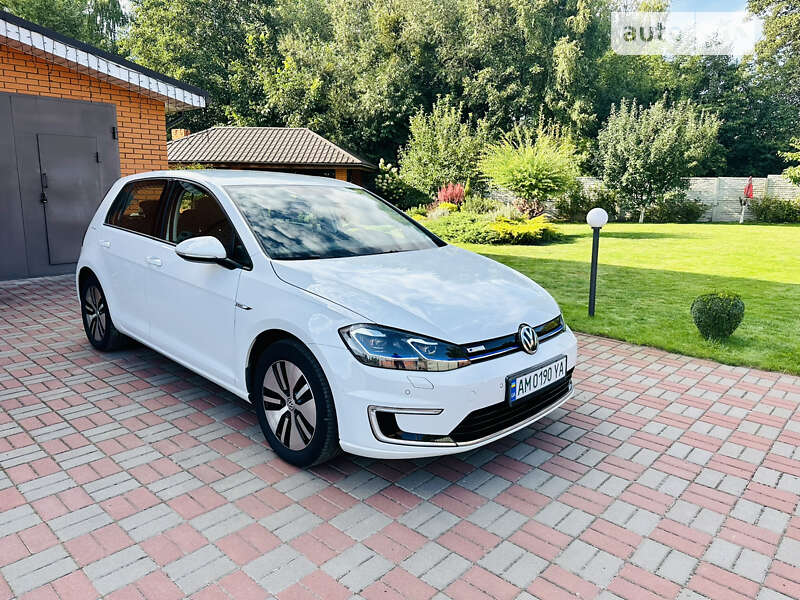 Хетчбек Volkswagen e-Golf 2018 в Житомирі