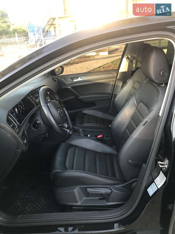 Хэтчбек Volkswagen e-Golf 2019 в Голованевске фото 14 Хэтчбек Volkswagen e-Golf 2019 в Голованевске