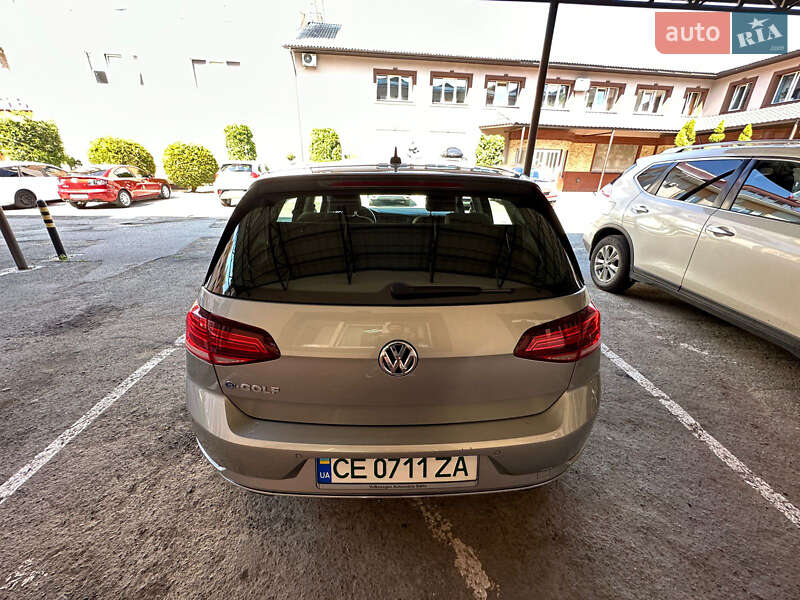 Хэтчбек Volkswagen e-Golf 2018 в Черновцах