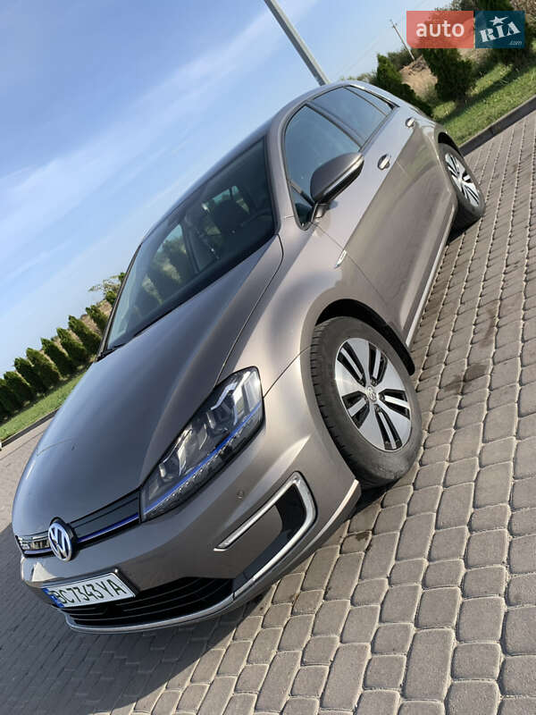 Volkswagen e-Golf 2015