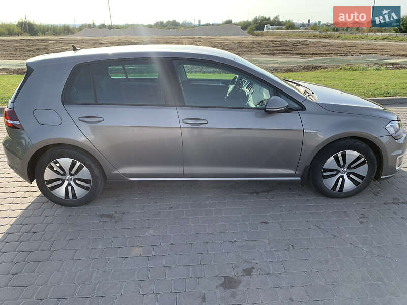 Хетчбек Volkswagen e-Golf 2015 в Львові