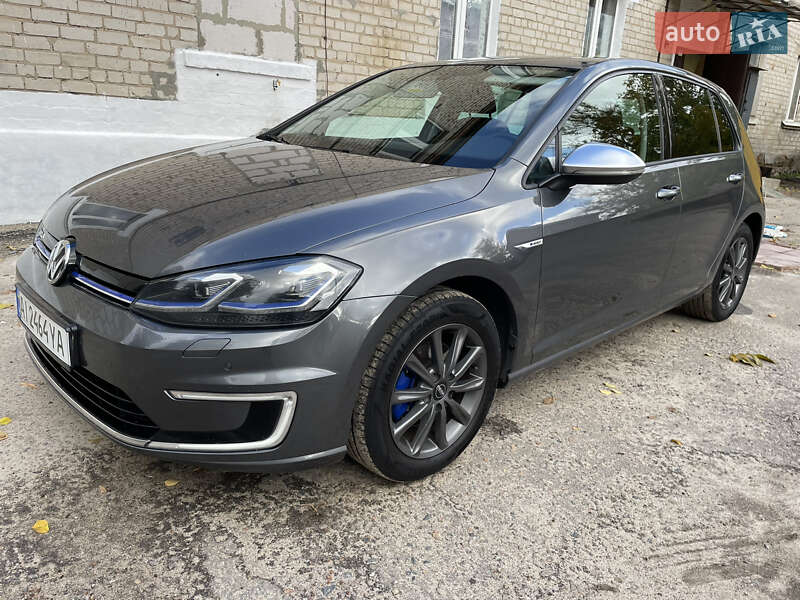 Хэтчбек Volkswagen e-Golf 2017 в 