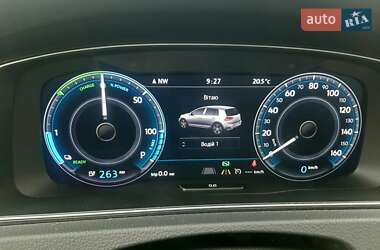 Хэтчбек Volkswagen e-Golf 2017 в 
