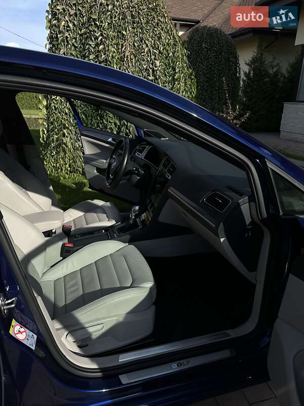 Хэтчбек Volkswagen e-Golf 2017 в Виннице фото 10 Хэтчбек Volkswagen e-Golf 2017 в Виннице