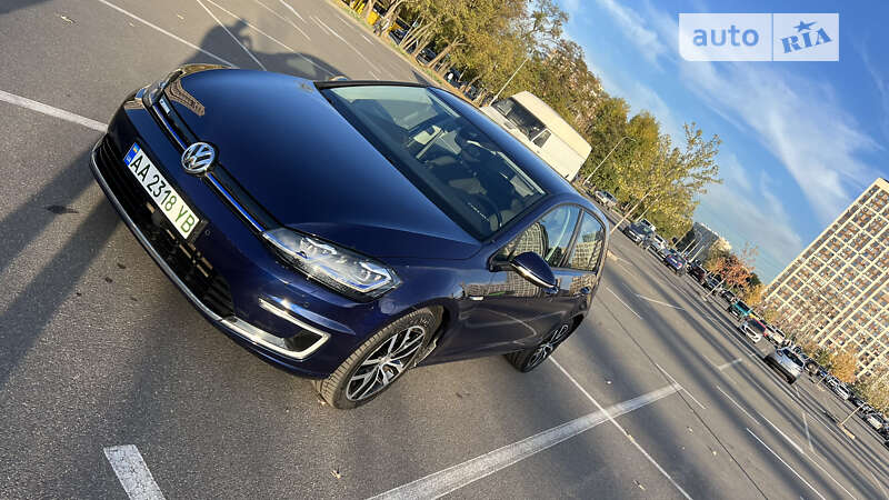 Хетчбек Volkswagen e-Golf 2018 в Києві