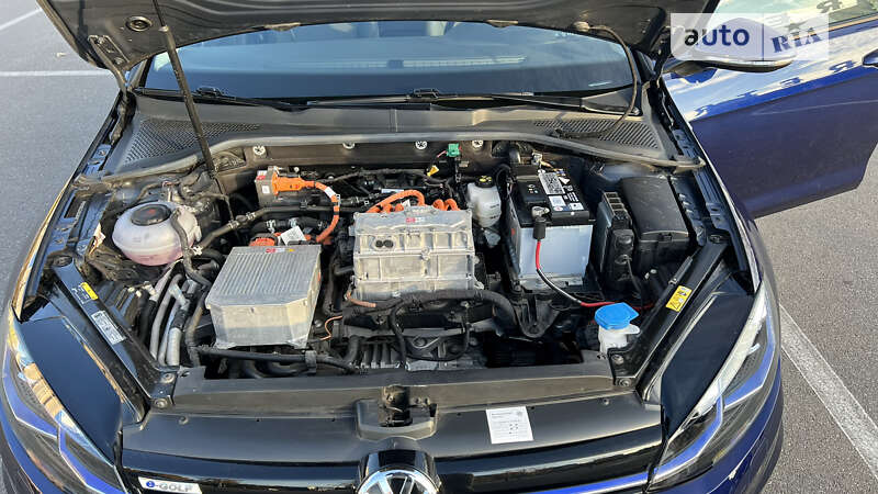 Хетчбек Volkswagen e-Golf 2018 в Києві