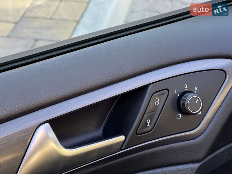 Хетчбек Volkswagen e-Golf 2017 в Софіївській Борщагівці