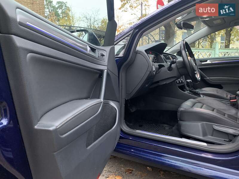 Хетчбек Volkswagen e-Golf 2019 в Києві