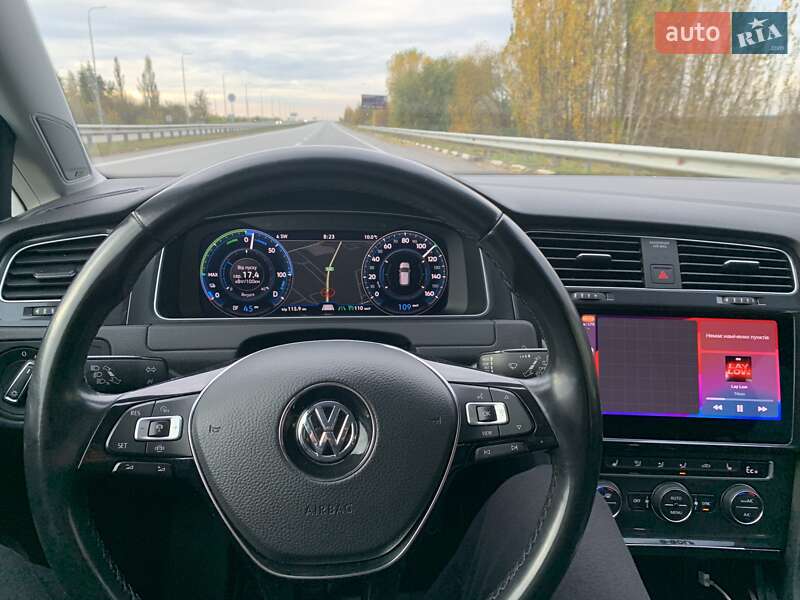 Хетчбек Volkswagen e-Golf 2019 в Києві