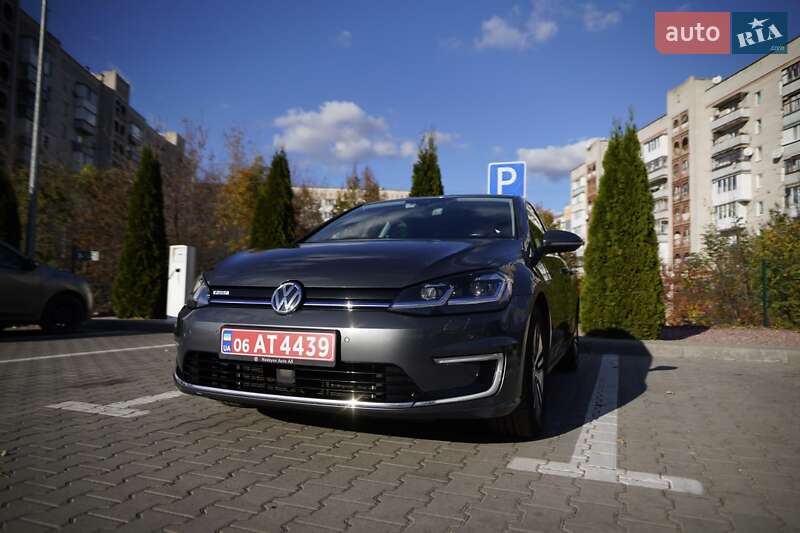 Хетчбек Volkswagen e-Golf 2018 в Житомирі
