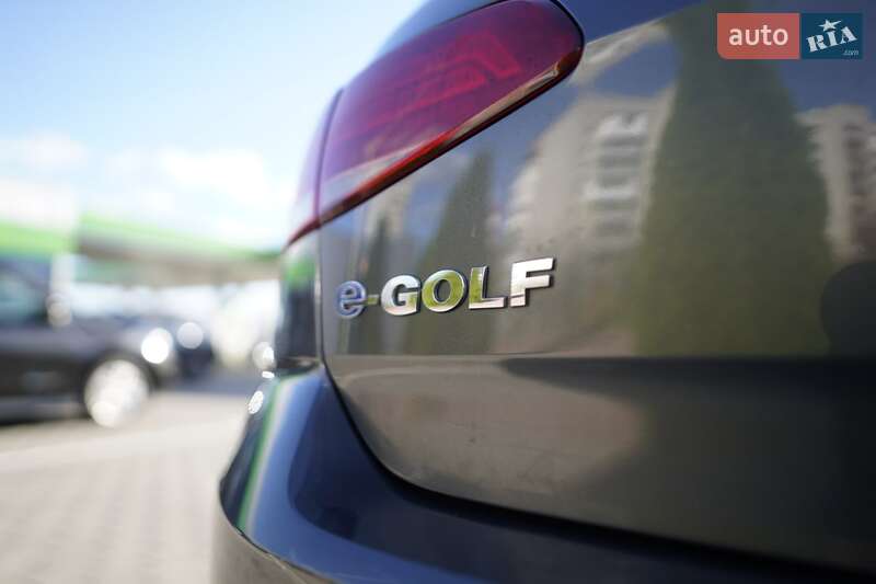 Хетчбек Volkswagen e-Golf 2018 в Житомирі