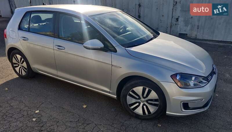 Volkswagen e-Golf 2015