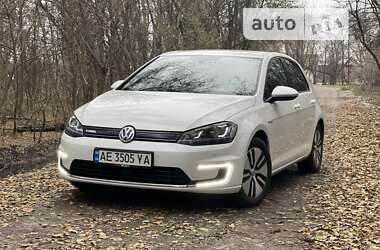 Хетчбек Volkswagen e-Golf 2014 в Дніпрі
