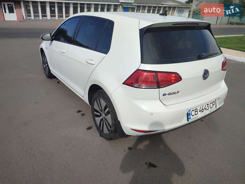 Хэтчбек Volkswagen e-Golf 2015 в Бахмаче