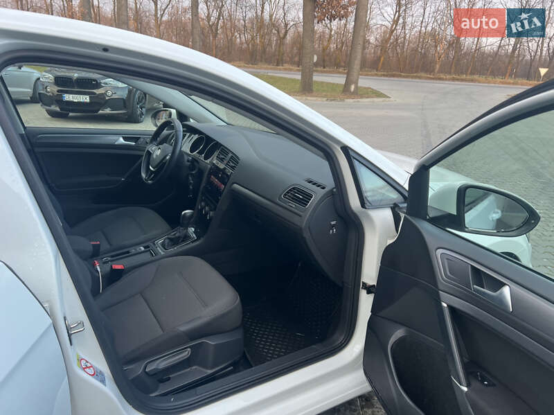 Хэтчбек Volkswagen e-Golf 2020 в Новоселице