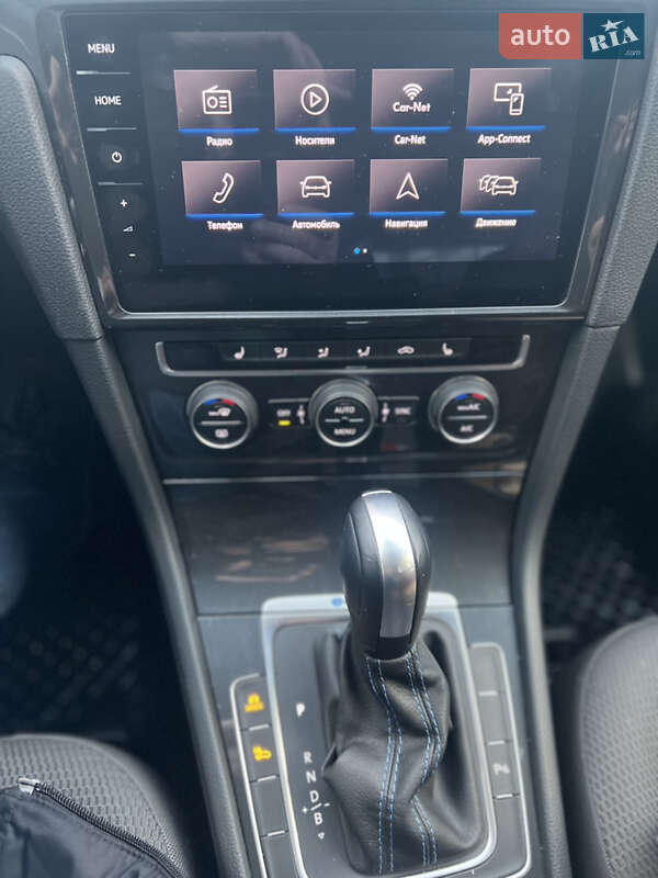 Хэтчбек Volkswagen e-Golf 2020 в Новоселице