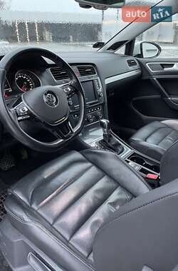 Хэтчбек Volkswagen e-Golf 2014 в Ужгороде