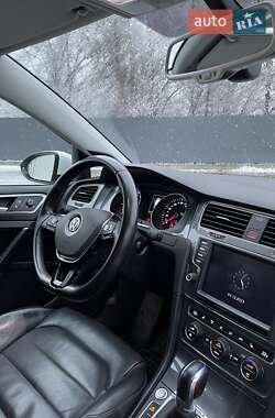 Хэтчбек Volkswagen e-Golf 2014 в 
