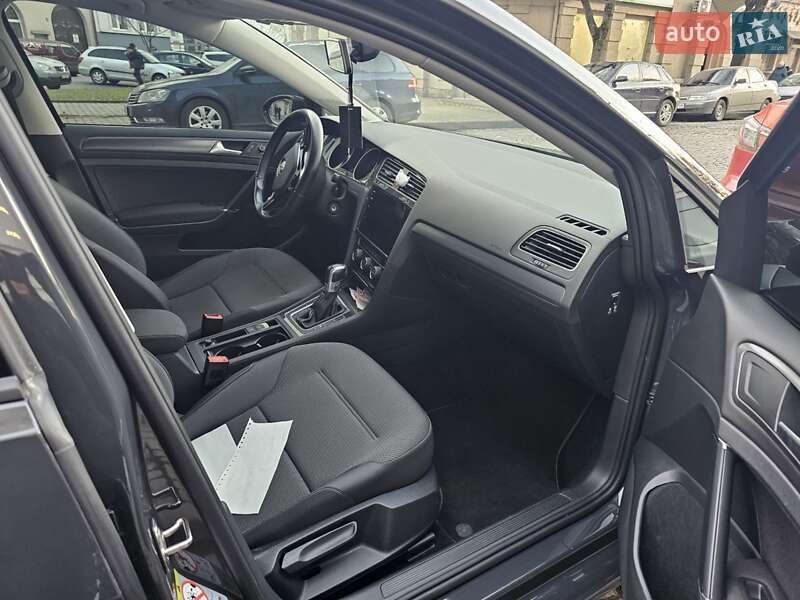 Хэтчбек Volkswagen e-Golf 2018 в Мукачево