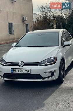Хэтчбек Volkswagen e-Golf 2017 в 