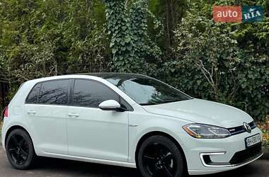 Хэтчбек Volkswagen e-Golf 2017 в 