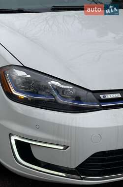 Хэтчбек Volkswagen e-Golf 2017 в 