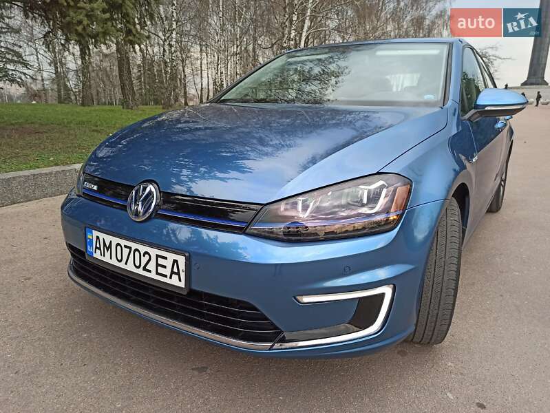 Хетчбек Volkswagen e-Golf 2015 в Житомирі