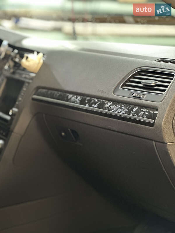 Хетчбек Volkswagen e-Golf 2015 в Києві фото 17 Хетчбек Volkswagen e-Golf 2015 в Києві