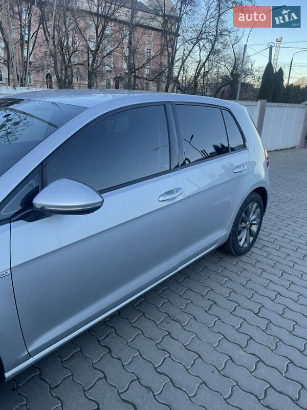 Хэтчбек Volkswagen e-Golf 2015 в Черновцах фото 9 Хэтчбек Volkswagen e-Golf 2015 в Черновцах