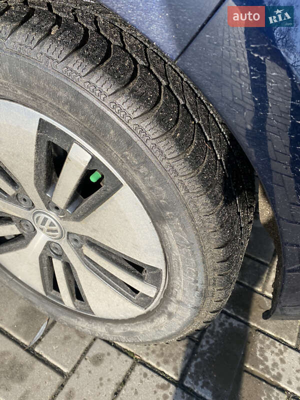 Хетчбек Volkswagen e-Golf 2015 в Кам'янці