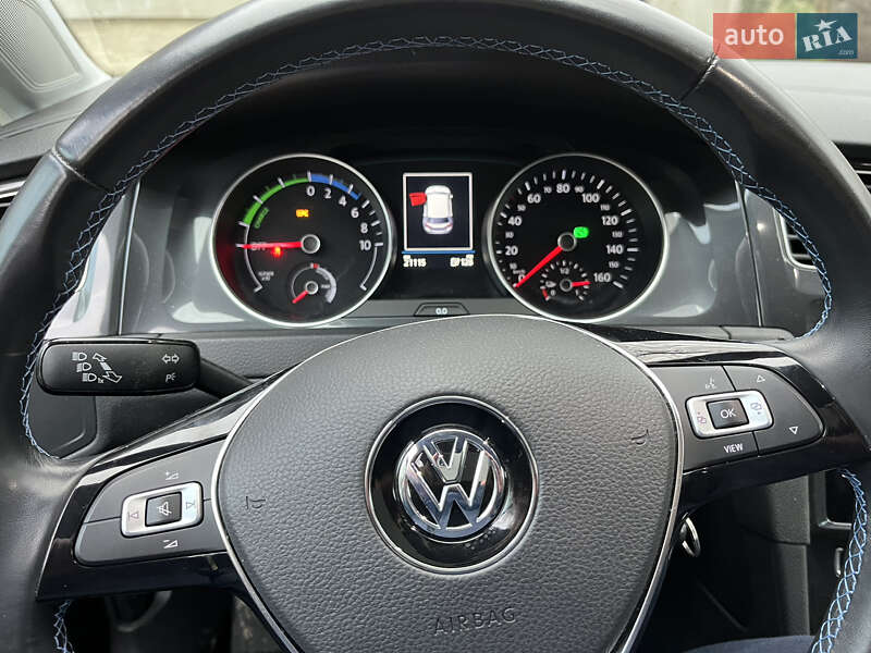 Хетчбек Volkswagen e-Golf 2020 в Радивиліві