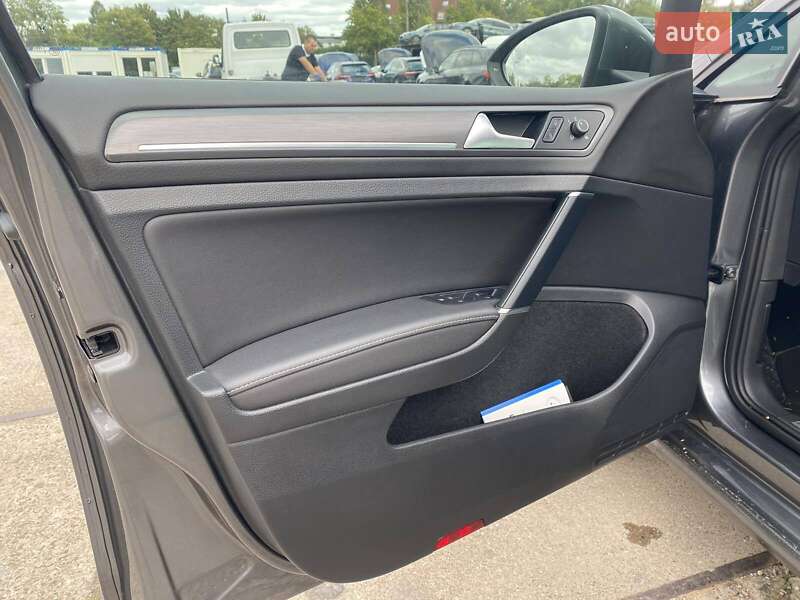 Хетчбек Volkswagen e-Golf 2019 в Ужгороді