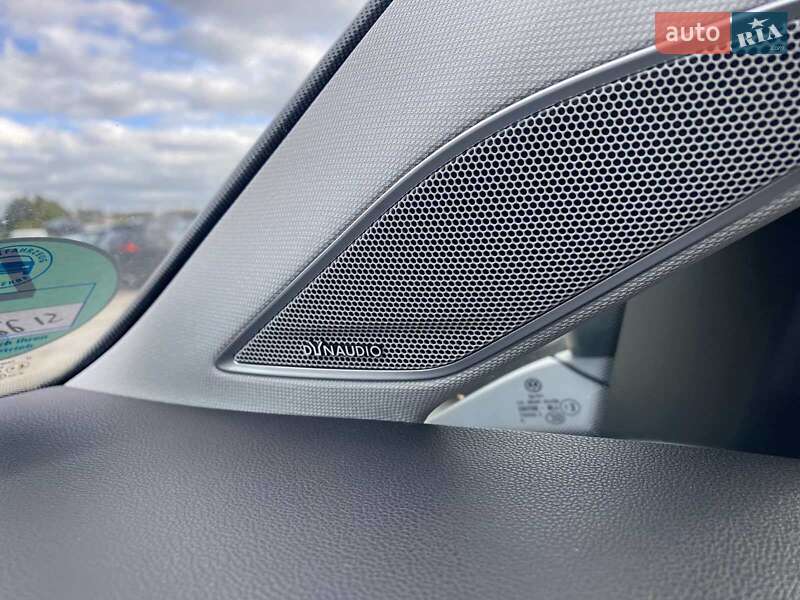 Хетчбек Volkswagen e-Golf 2019 в Ужгороді